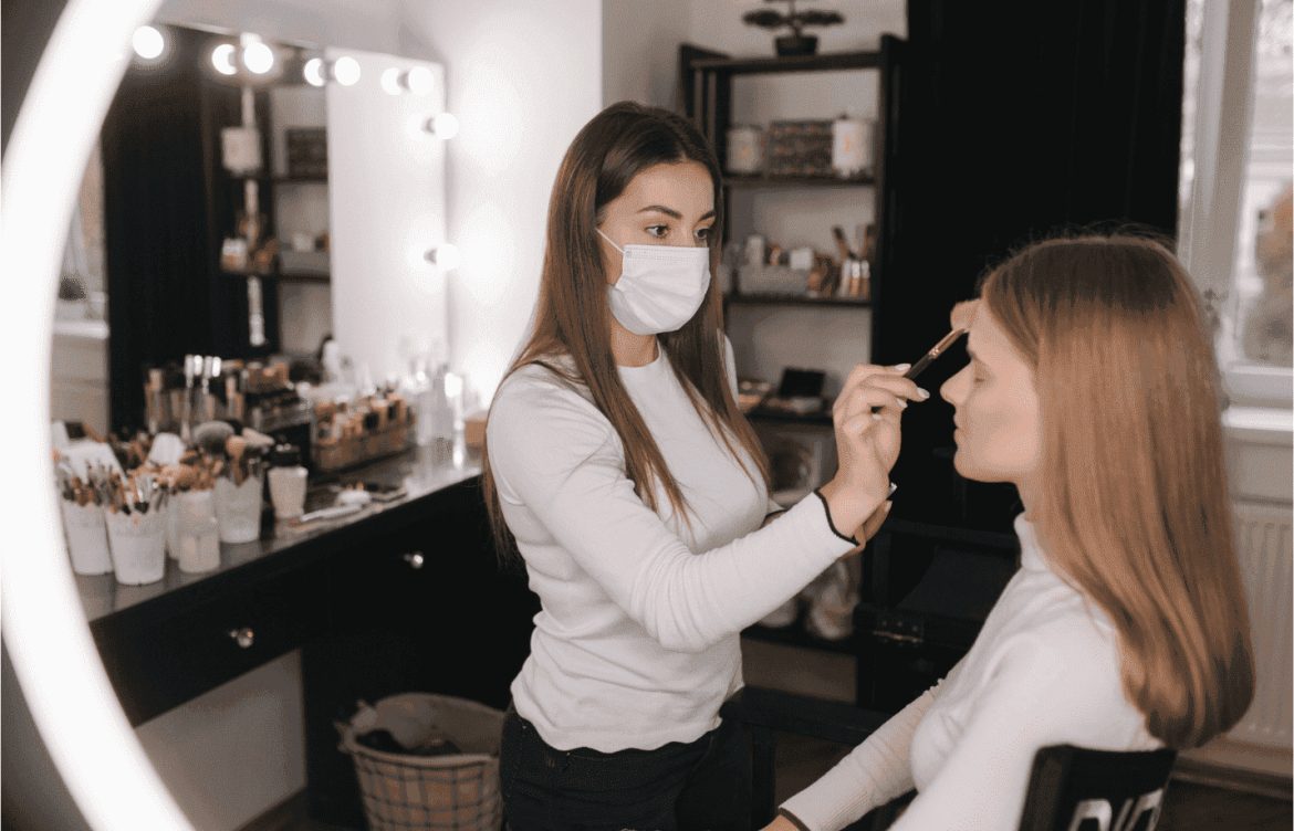 How To Become a Freelance Makeup Artist In 2024
